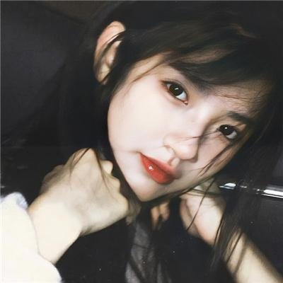 戴红头巾的女孩海报